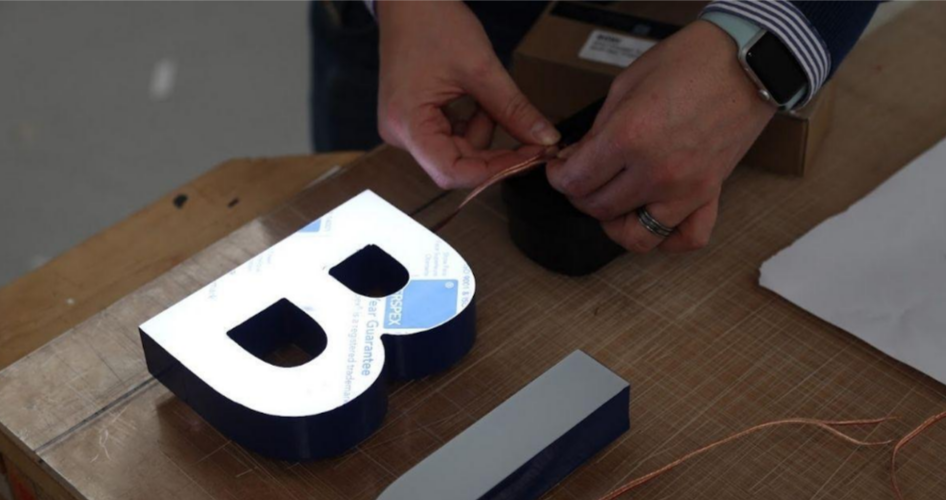 What to Expect During an Illuminated Sign Installation - selman tech || selmantech com || selmantech com app download