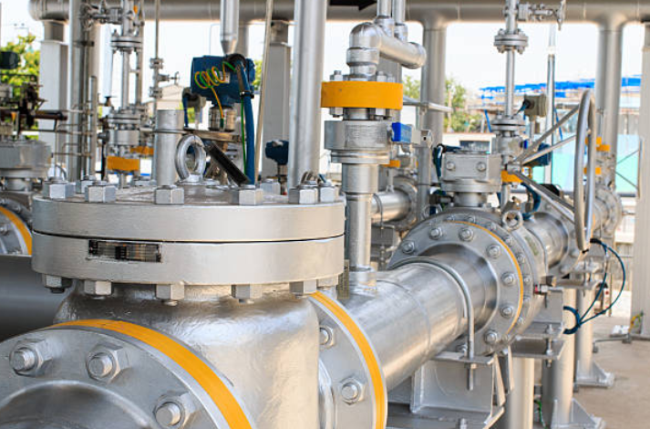 Improving Industrial Efficiency with Advanced Oil Solutions