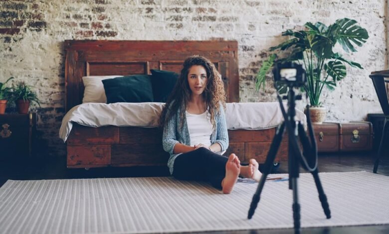 list of niche content creators and blogs